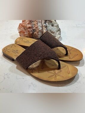 AK Anne Klein Parisian slip on beaded thong flats size 9.5